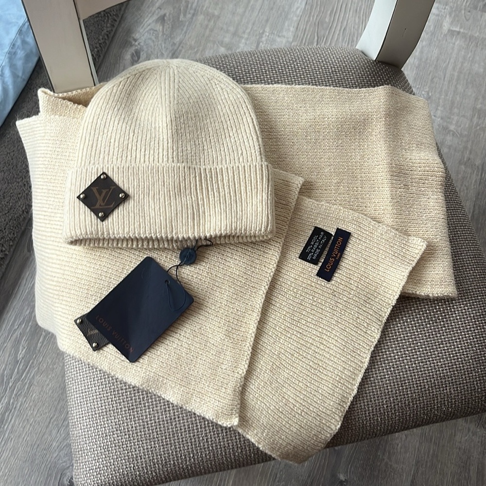 Luxury Cream Knit Hat and Scarf Set